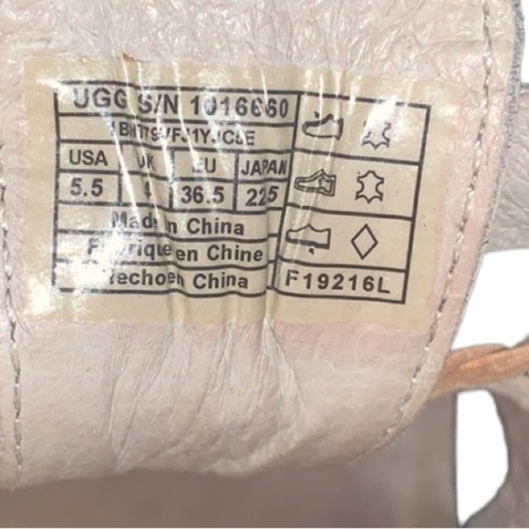 UGG OPEN TOE SANDALS - Picture 7 of 7